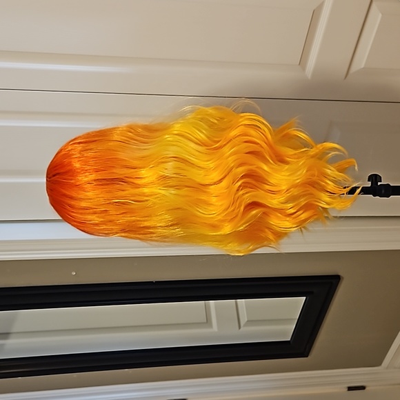 Lace front synthetic wig - Picture 4 of 8